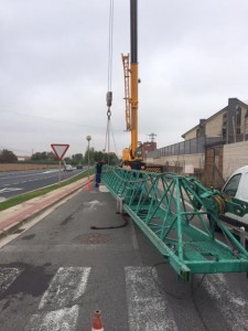 Desmontaje de grúas y plumas de construcción - Servicios - Gestimax.es - Gestion y servicios